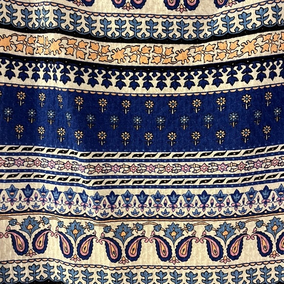 Pattern Dress - Picture 3 of 7